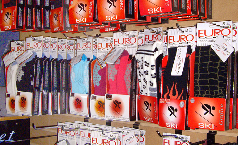 Moxies Ski and Snowboard shop has all your needed snow accessories - serving Federal Way, WA and Kent.